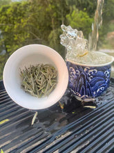 Load image into Gallery viewer, Mr. Zou's Silver Needle.
